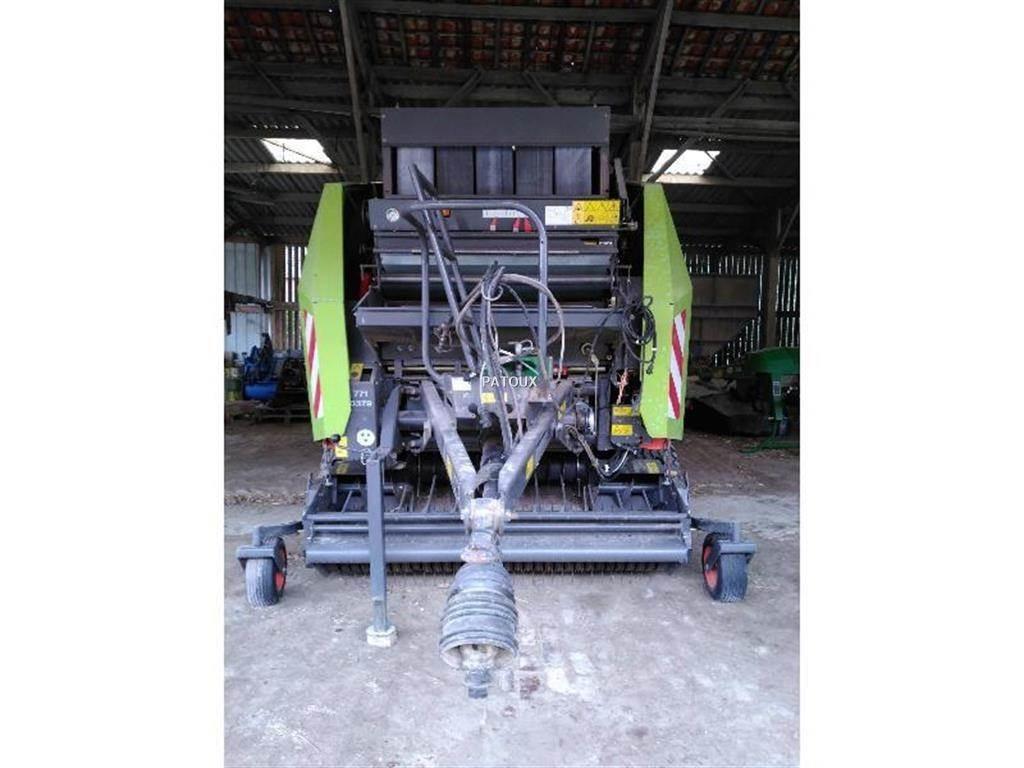 CLAAS VARIANT 370 원형 곤포기