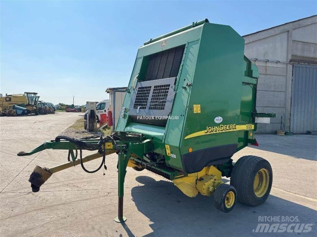 John Deere 592 원형 곤포기