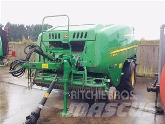 John Deere C441R 건초 포장기