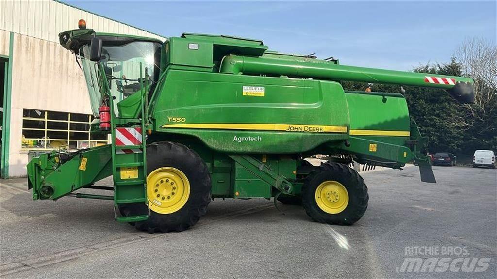 John Deere T 550 콤바인 수확기