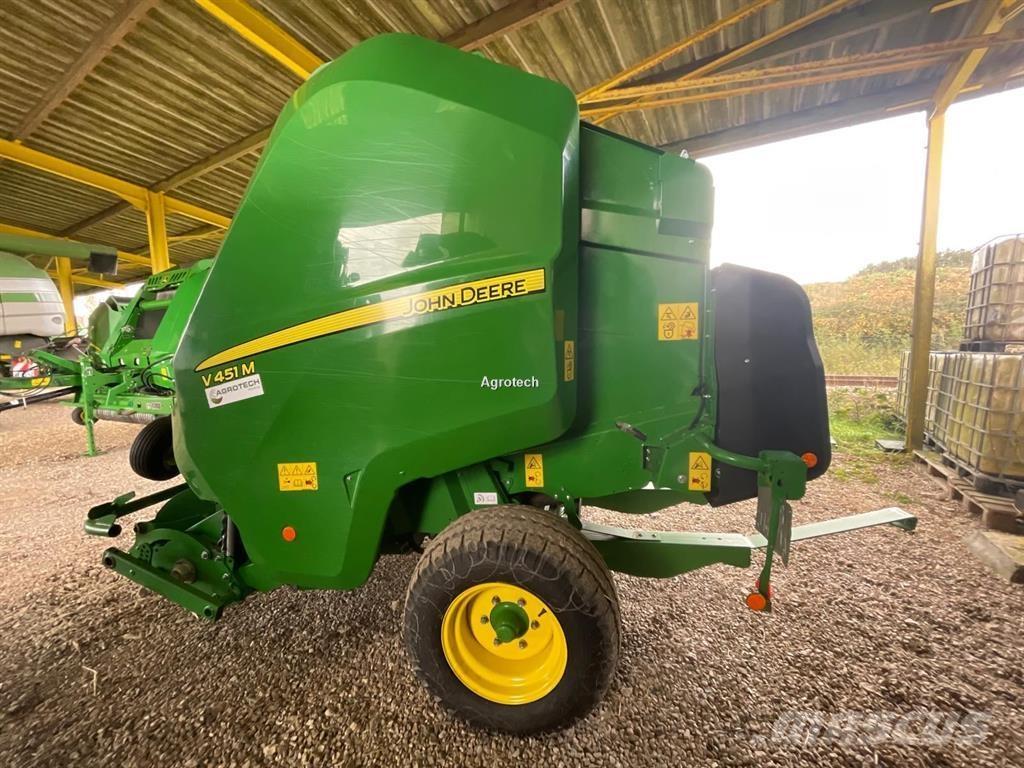 John Deere V451M 원형 곤포기
