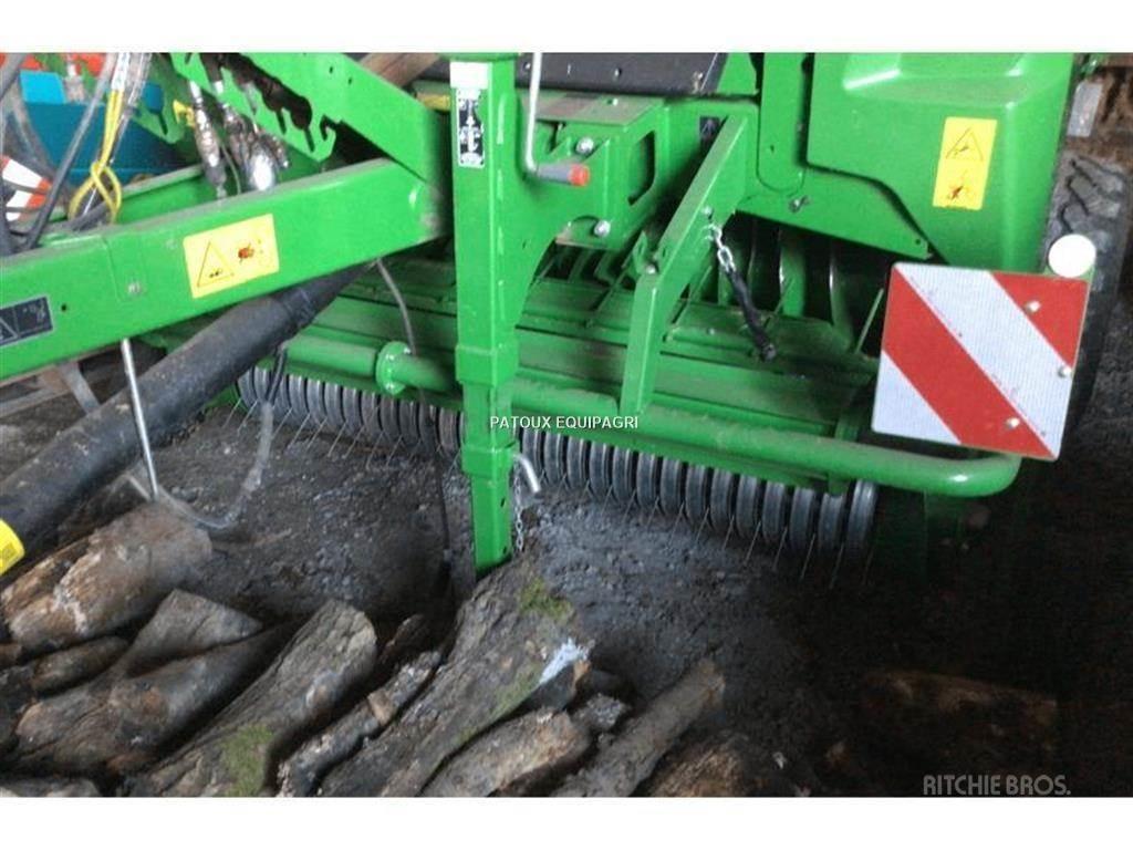 John Deere V461M 원형 곤포기