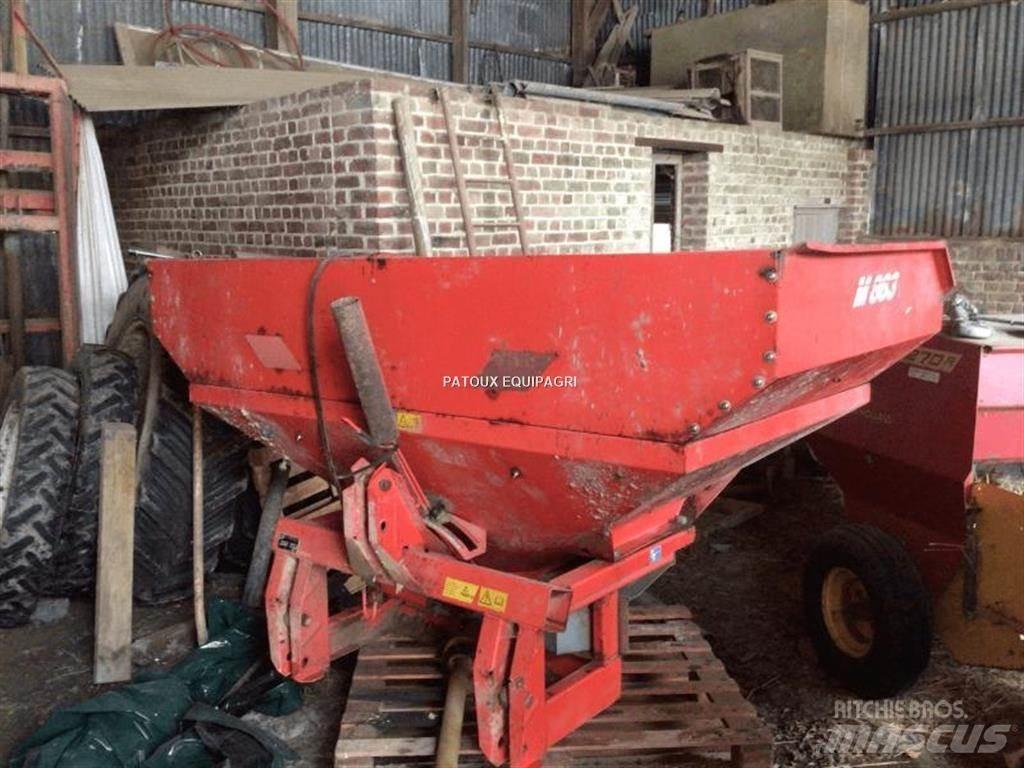 Kuhn MDS732 미네랄 살포기