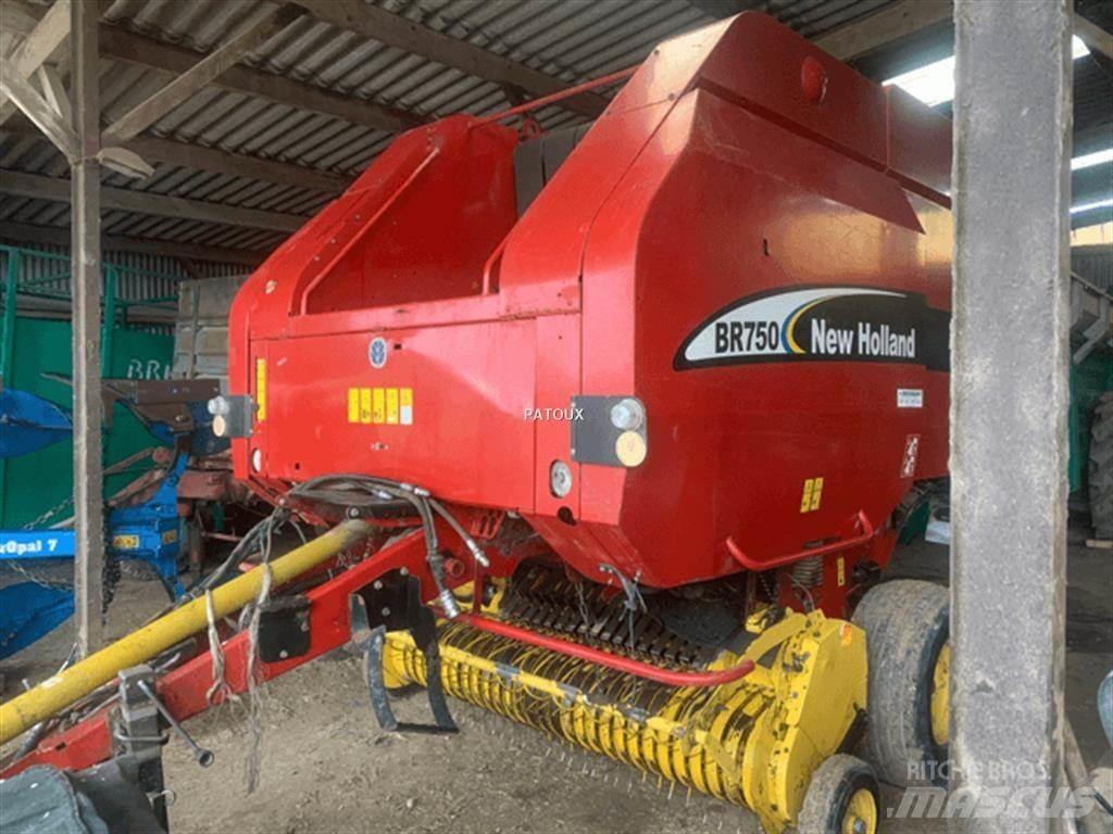 New Holland BR750 원형 곤포기
