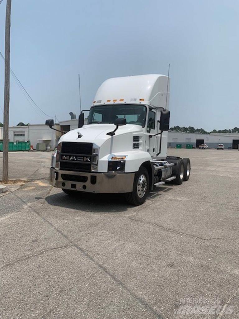 Mack CXU613 트랙터 유닛
