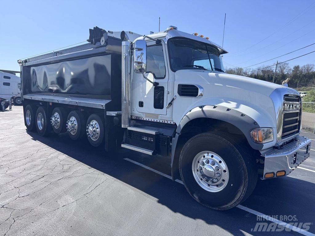 Mack GR64F 덤프 트럭