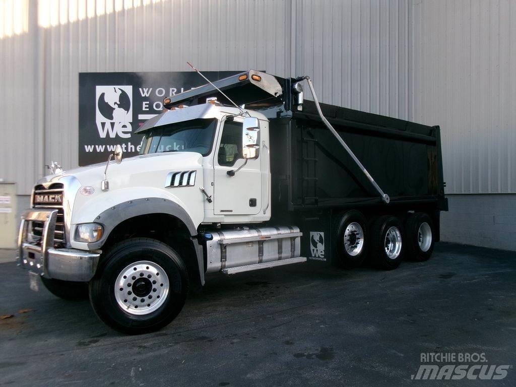Mack GR64F 덤프 트럭