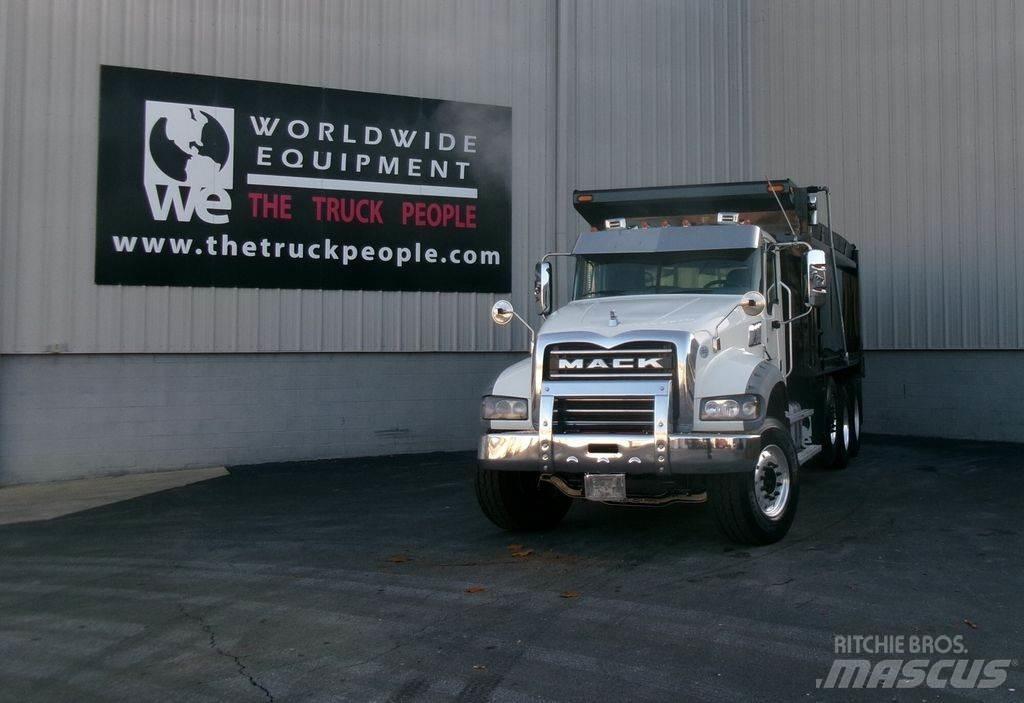 Mack GR64F 덤프 트럭