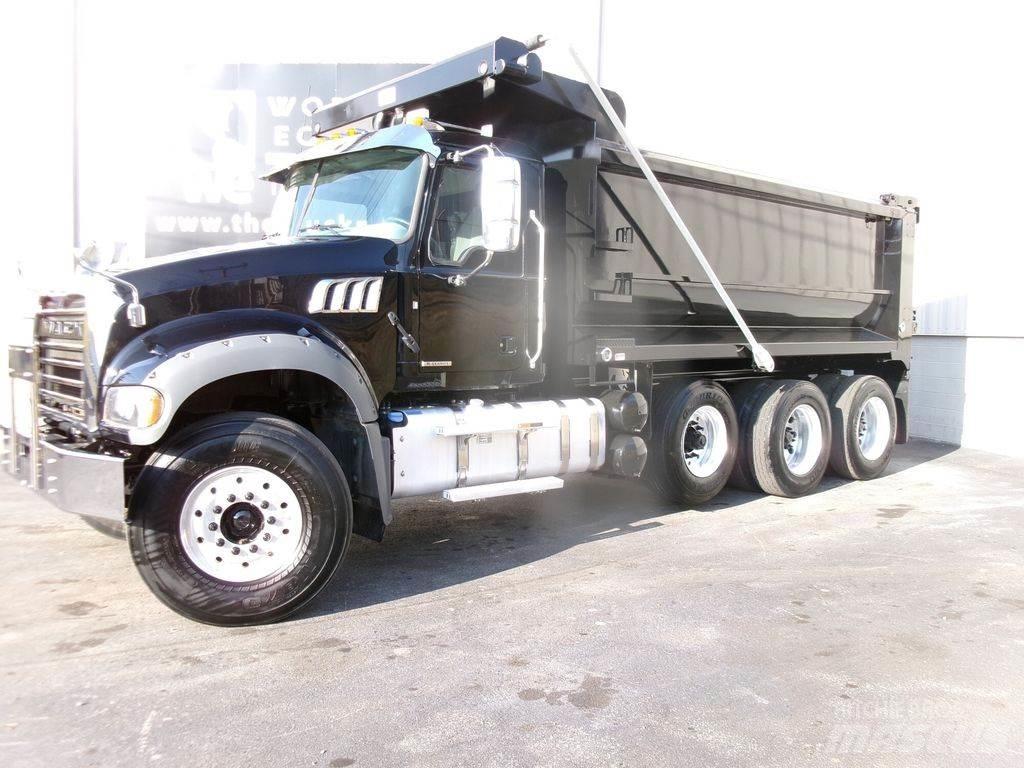 Mack GR64F 덤프 트럭