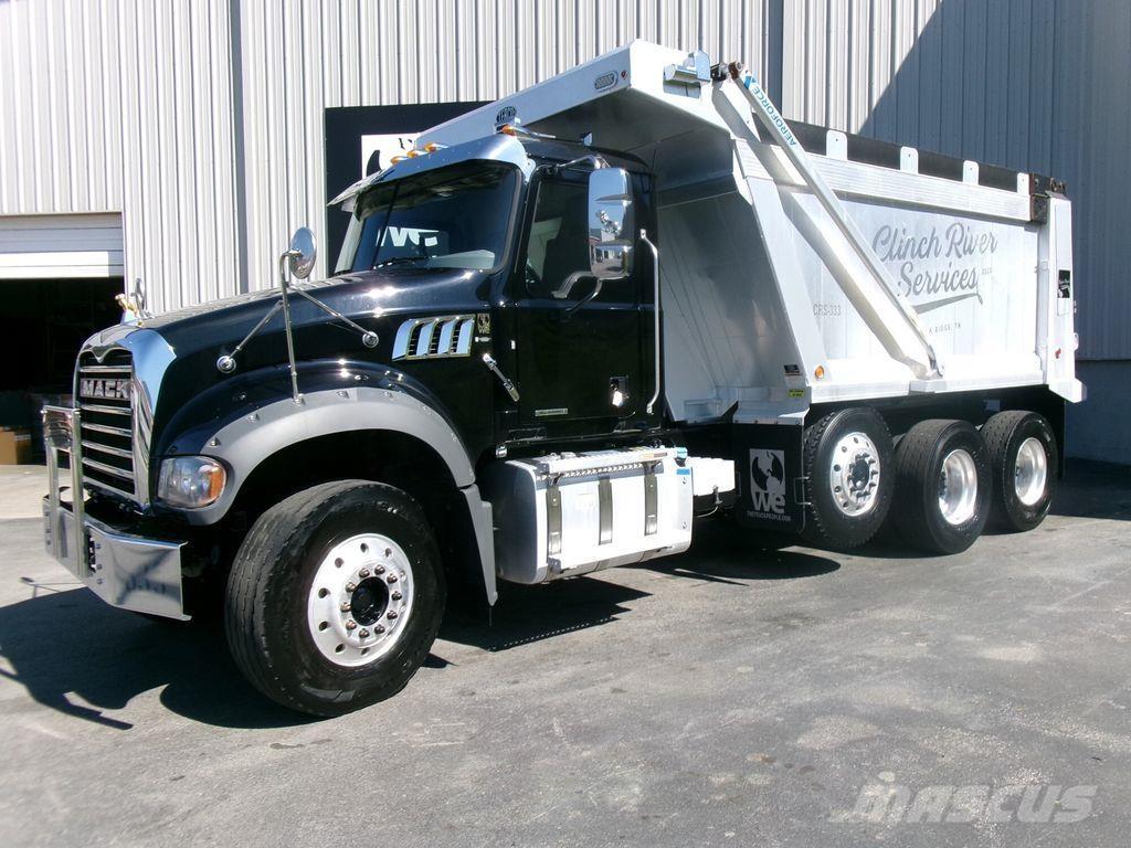 Mack GR64F 덤프 트럭