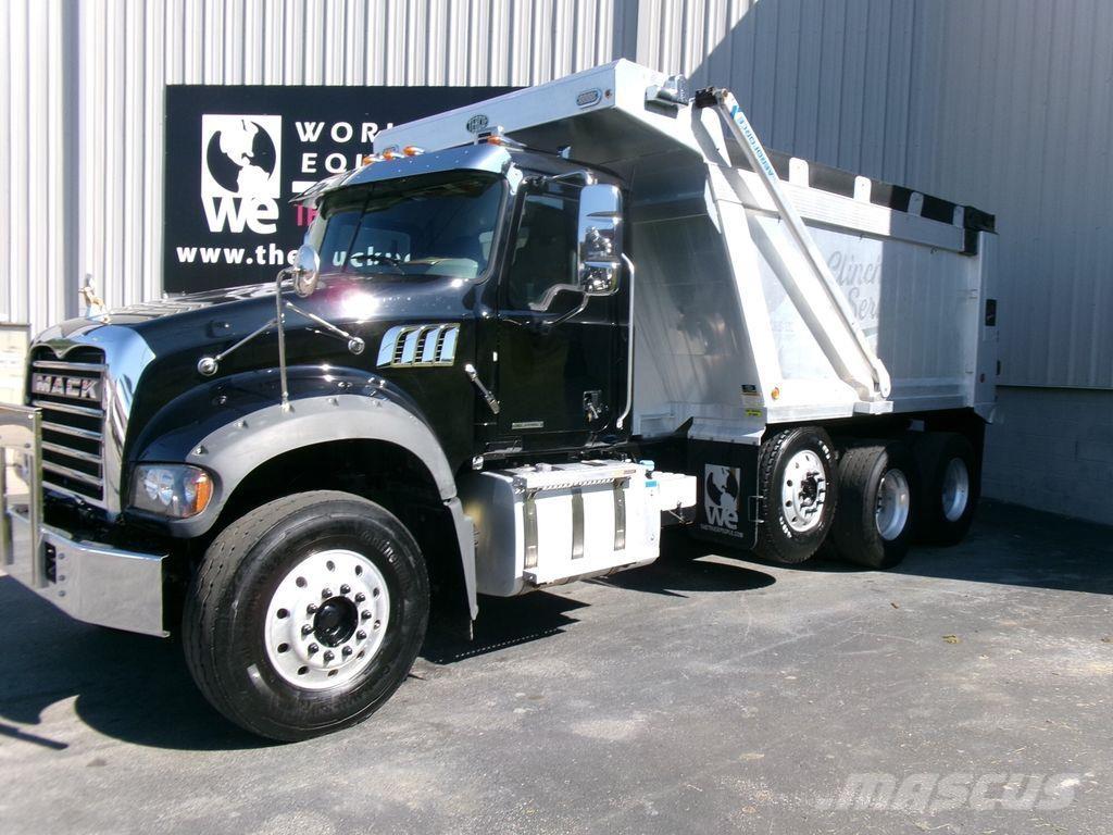 Mack GR64F 덤프 트럭