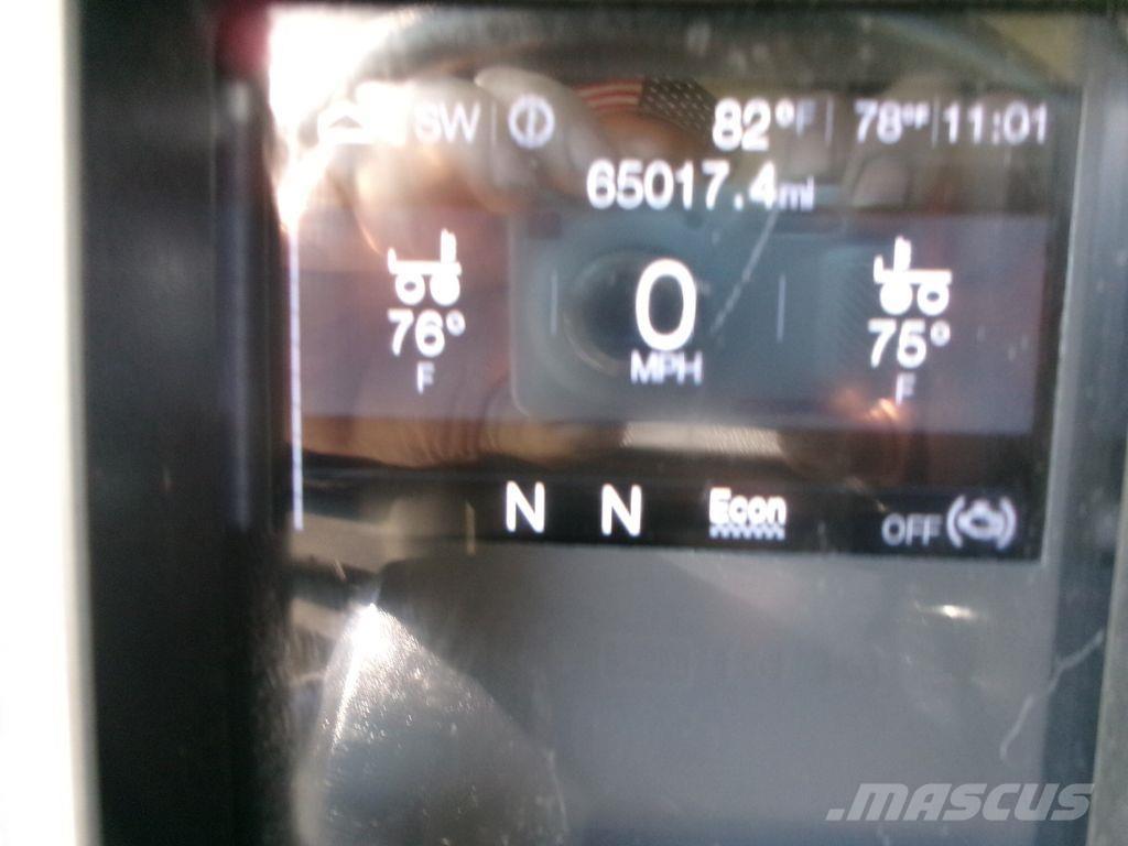 Mack GR64F 덤프 트럭