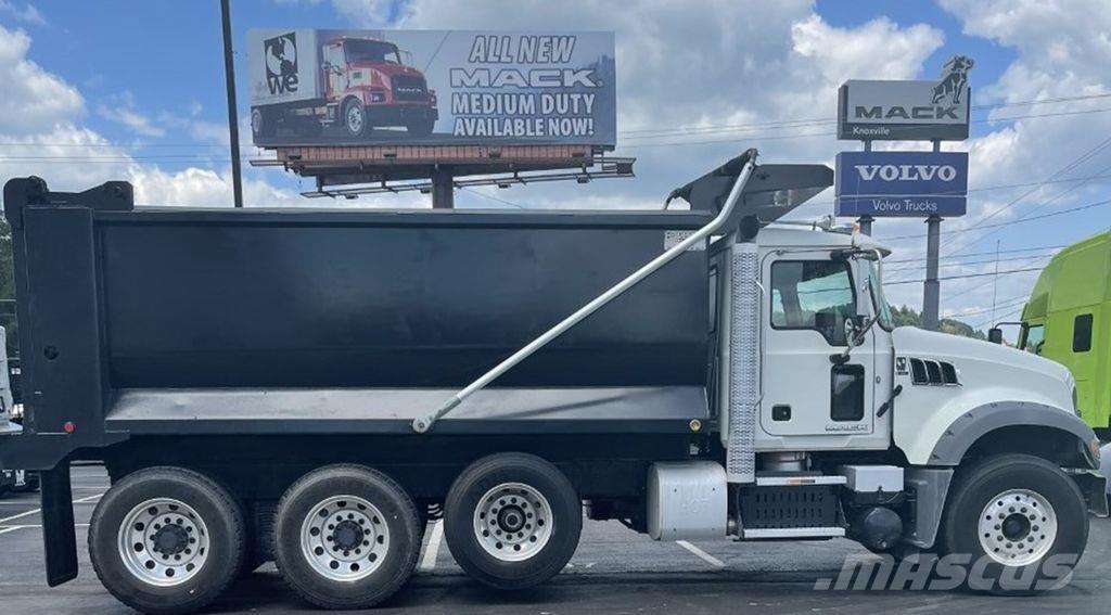 Mack GR64F 덤프 트럭