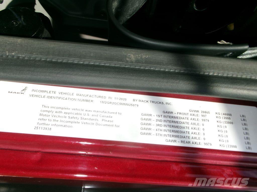 Mack GR64F 덤프 트럭