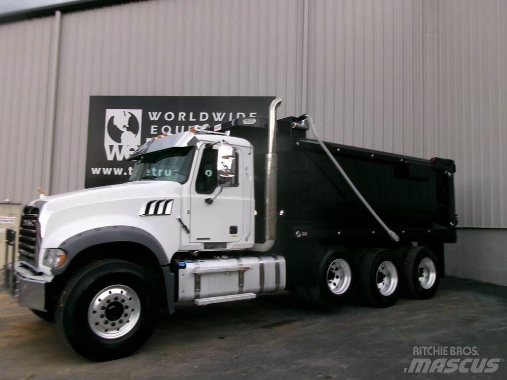 Mack GR64FR 덤프 트럭