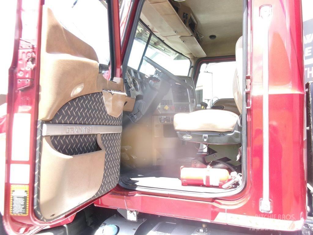 Mack GU 713 덤프 트럭