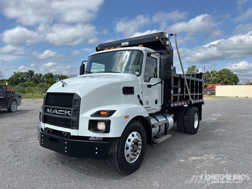 Mack MD6 덤프 트럭