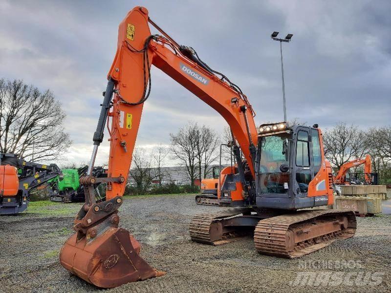 Doosan DX140LCR-5 대형 굴삭기 29톤 이상