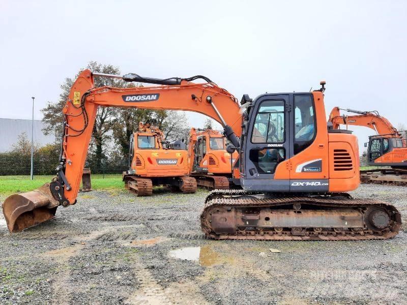 Doosan DX140LCR5 대형 굴삭기 29톤 이상