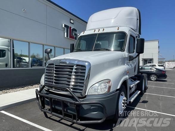 Freightliner CASCADIA 126 트랙터 유닛