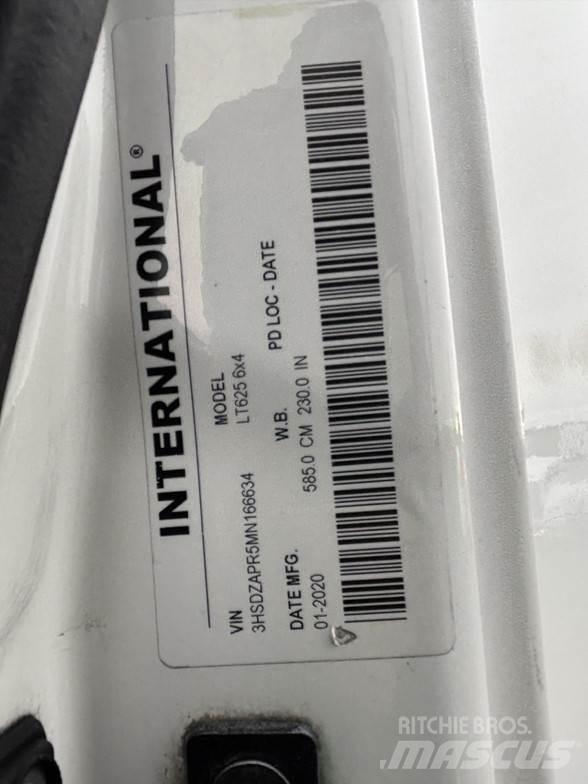 International LT 트랙터 유닛