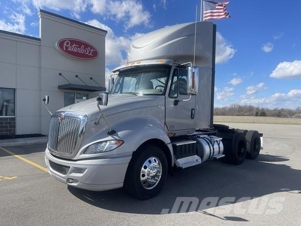 International PROSTAR 트랙터 유닛