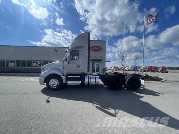 International PROSTAR 트랙터 유닛