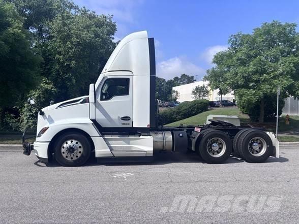 Kenworth T680 트랙터 유닛
