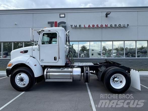 Peterbilt 337 트랙터 유닛