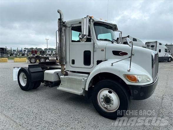 Peterbilt 337 트랙터 유닛