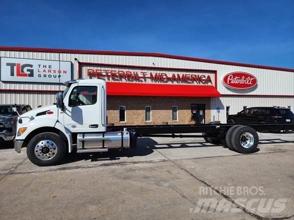 Peterbilt 536 새시 운전실 트럭