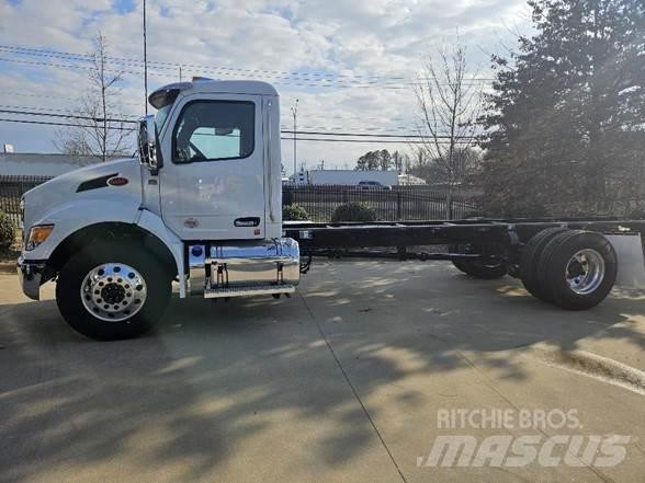 Peterbilt 536 새시 운전실 트럭