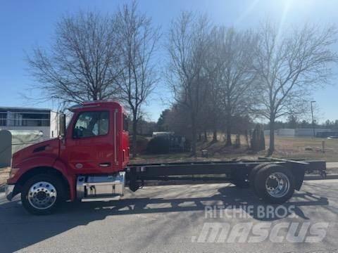 Peterbilt 536 새시 운전실 트럭