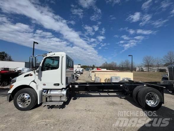 Peterbilt 536 새시 운전실 트럭