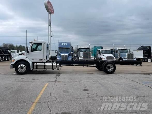 Peterbilt 536 새시 운전실 트럭