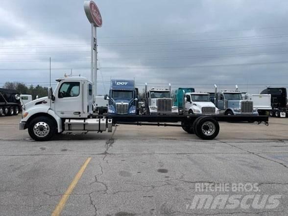 Peterbilt 536 새시 운전실 트럭