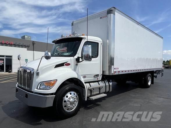 Peterbilt 536 탑차 트럭