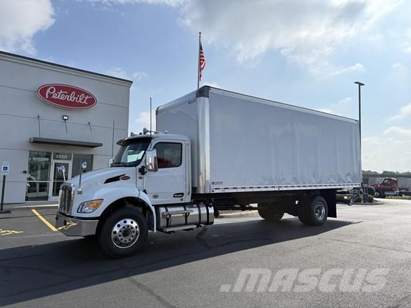 Peterbilt 536 탑차 트럭