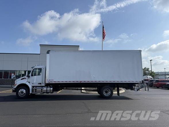 Peterbilt 536 탑차 트럭