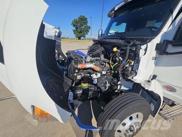 Peterbilt 536 플랫베드/드롭사이드 트럭