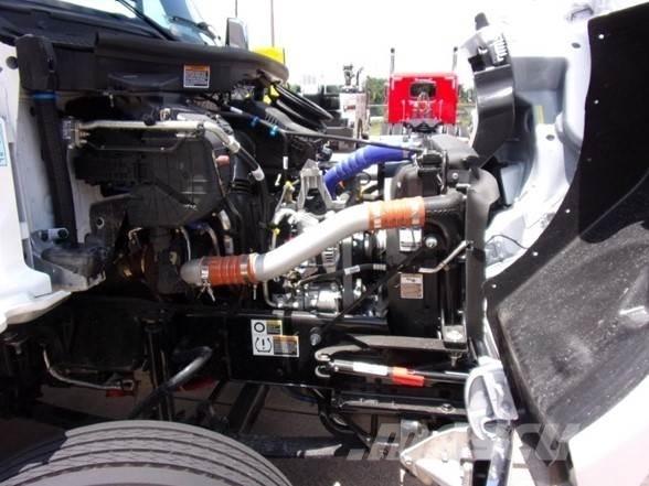 Peterbilt 536 탑차 트럭