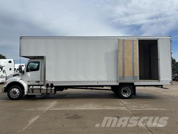 Peterbilt 536 탑차 트럭