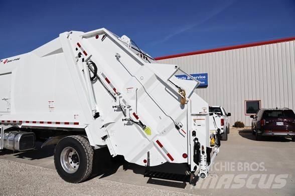 Peterbilt 537 폐기물 수거 트럭