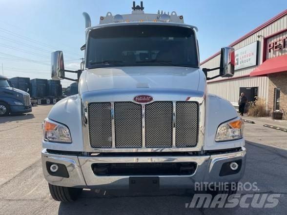 Peterbilt 537 폐기물 수거 트럭
