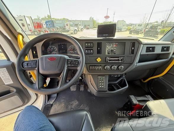 Peterbilt 537 폐기물 수거 트럭