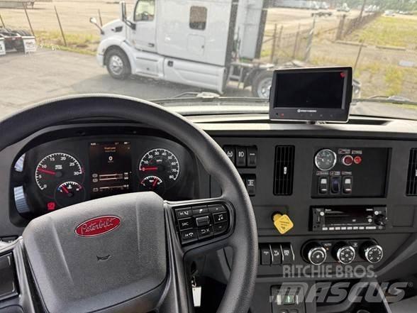 Peterbilt 537 폐기물 수거 트럭