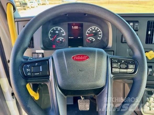 Peterbilt 548 탱커 트럭