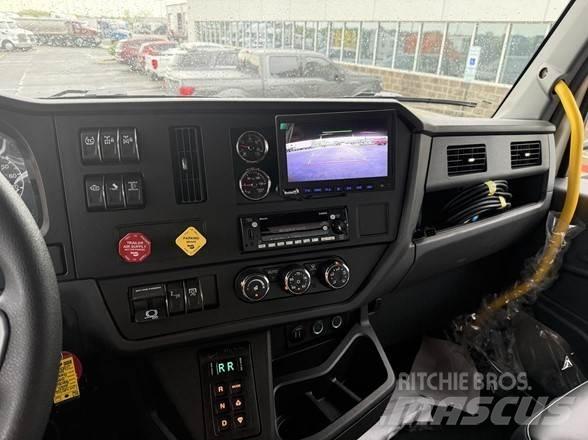 Peterbilt 548 덤프 트럭