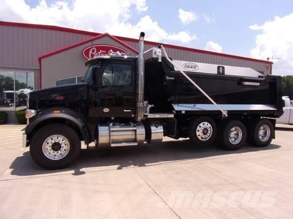 Peterbilt 567 덤프 트럭