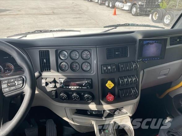 Peterbilt 567 덤프 트럭